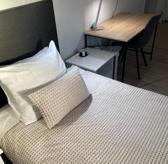 استوديو قياسي مطل على البحيرة, Lapin Satu