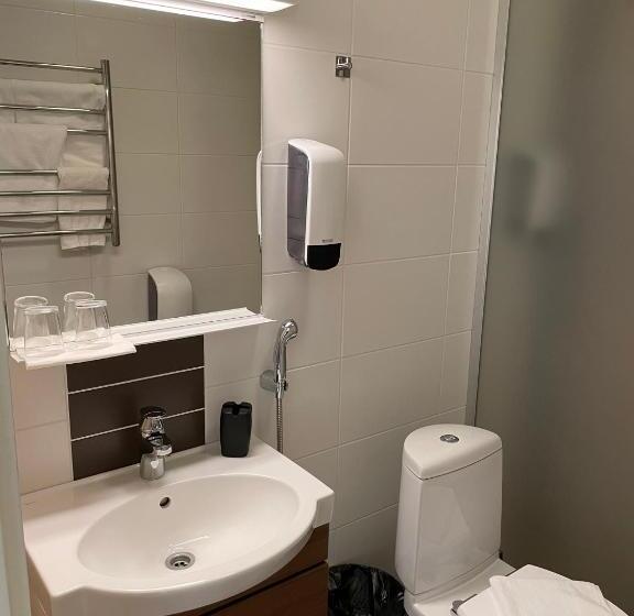 استوديو قياسي مطل على البحيرة, Lapin Satu