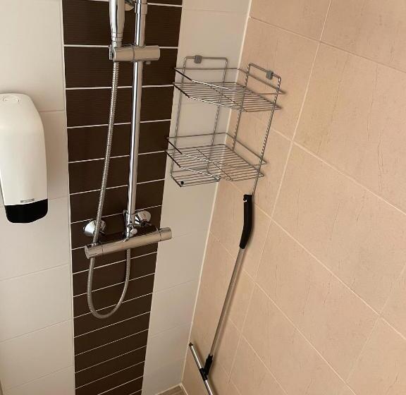 استوديو قياسي مطل على البحيرة, Lapin Satu