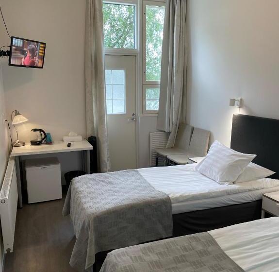 غرفة قياسية مزوَّدة بتراس, Lapin Satu