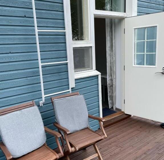 غرفة قياسية مزوَّدة بتراس, Lapin Satu