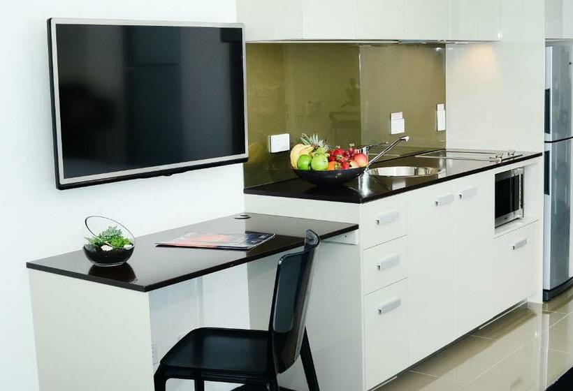 استودیو استاندارد با تخت کینگ, Oaks Gladstone Grand