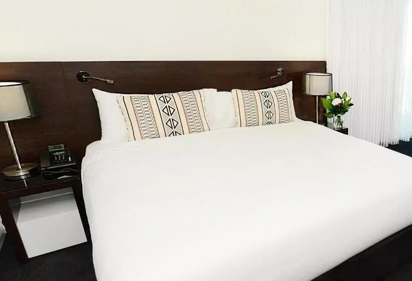 استودیو استاندارد با تخت کینگ, Oaks Gladstone Grand