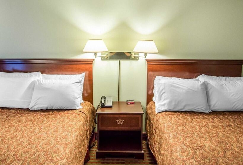 带2个双人床的标准工作室, Rodeway Inn