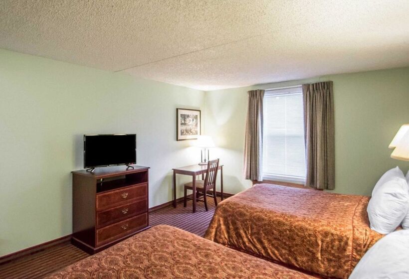 带2个双人床的标准工作室, Rodeway Inn