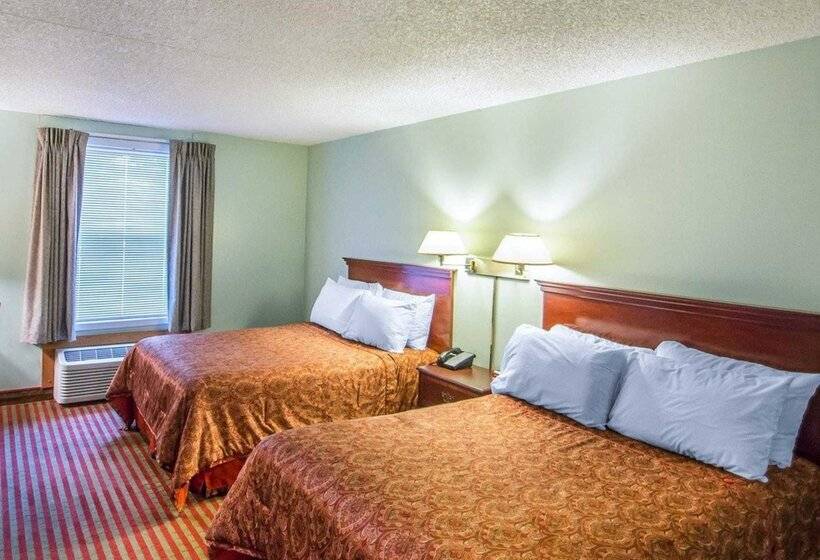 带2个双人床的标准工作室, Rodeway Inn