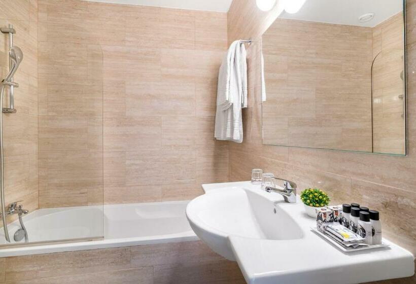 اتاق اجرایی سه نفره, Rossio Garden