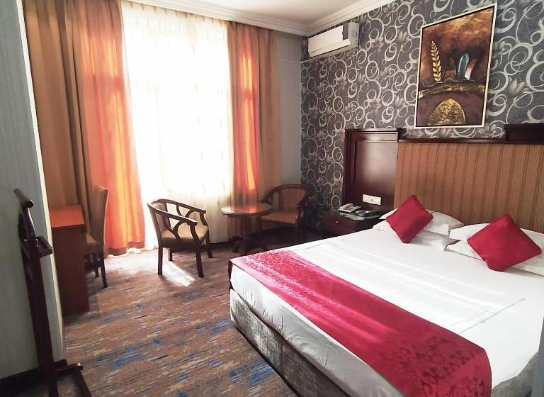 스탠다드 싱글 룸, Royal