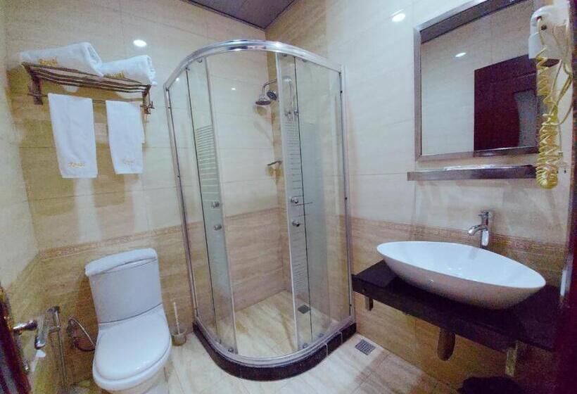 스탠다드 싱글 룸, Royal