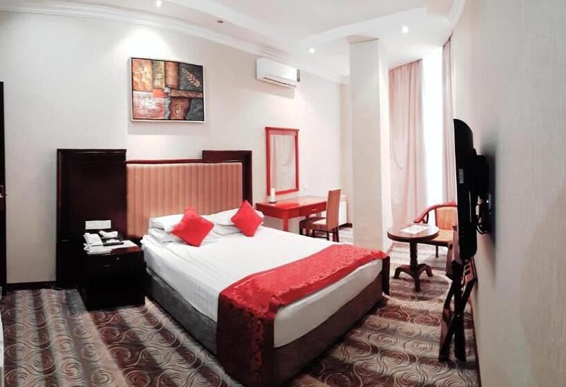 컴포트 룸, Royal