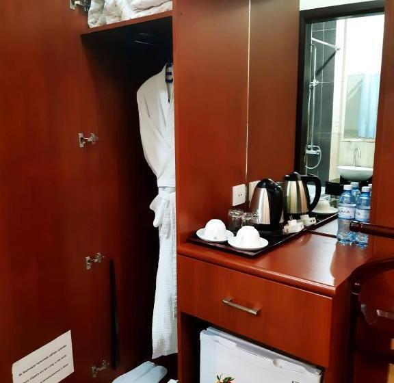 컴포트 룸, Royal