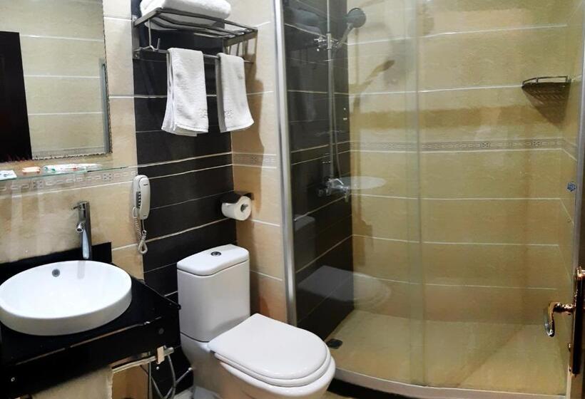 컴포트 룸, Royal