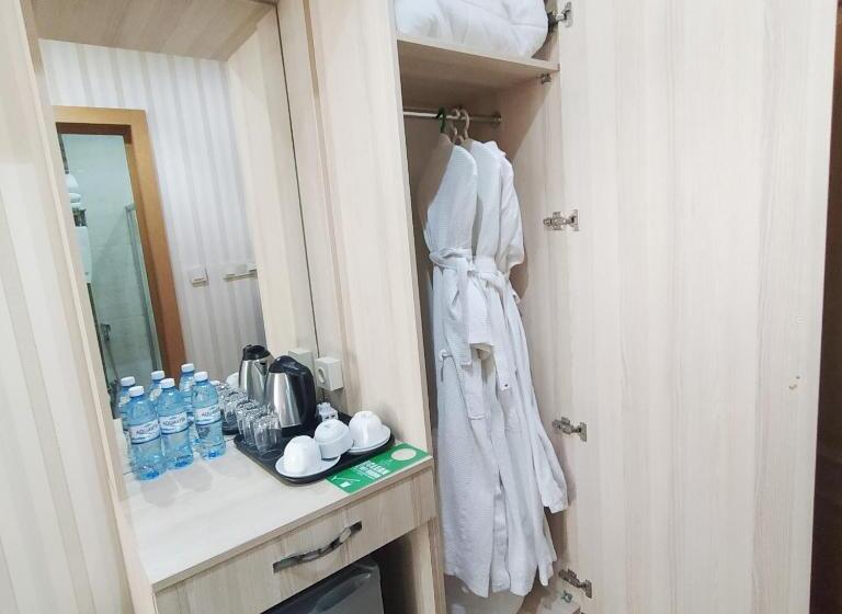 컴포트 트리플 룸, Royal