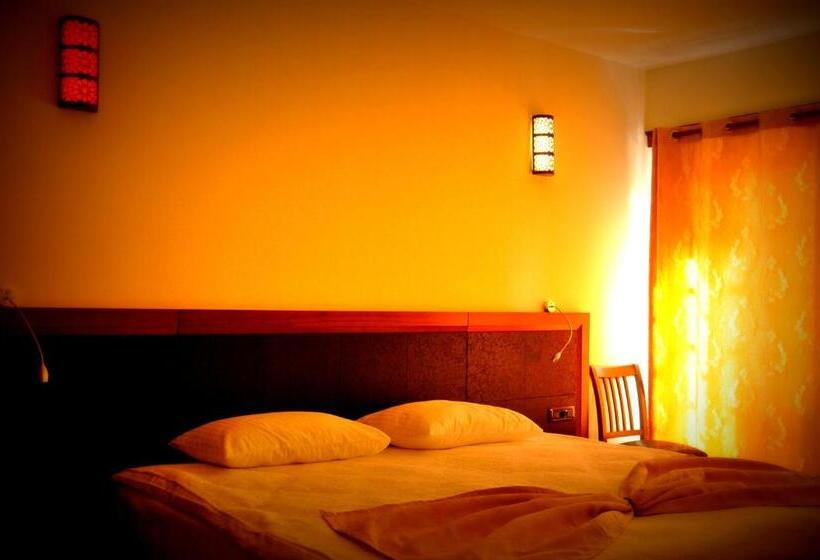 سوییت, Simre Otel