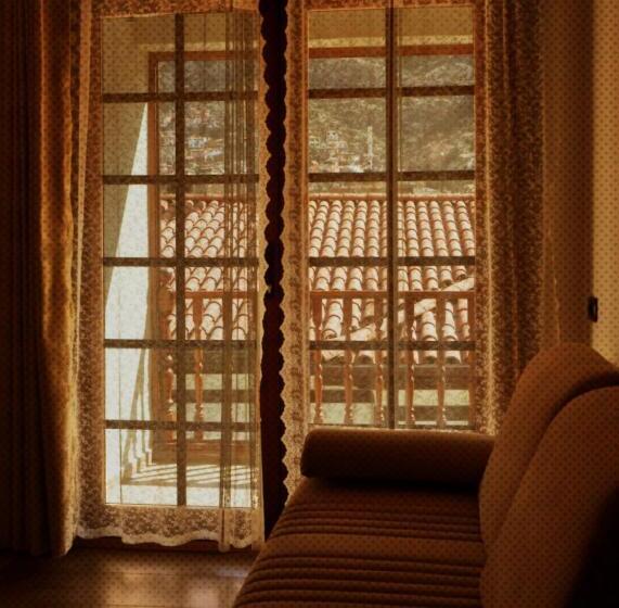 سوییت, Simre Otel
