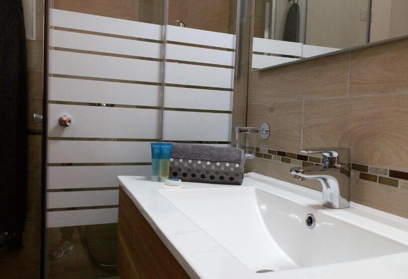 חדר סטנדרט לארבעה, Affittacamere B&b Il Fiore