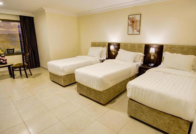 اتاق سه نفره دلوکس با چشم‌انداز دریا, Aqaba Coast