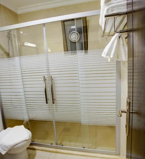 اتاق استاندارد سه نفره, Aqaba Coast