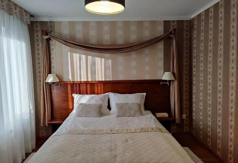 اتاق لوکس, Motelis Smakų Smakas