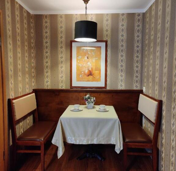 اتاق لوکس, Motelis Smakų Smakas