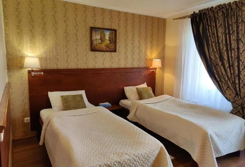 اتاق ساده سه‌ نفره, Motelis Smakų Smakas