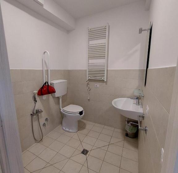 身障者適用スタンダードルーム, Affittacamere 24h