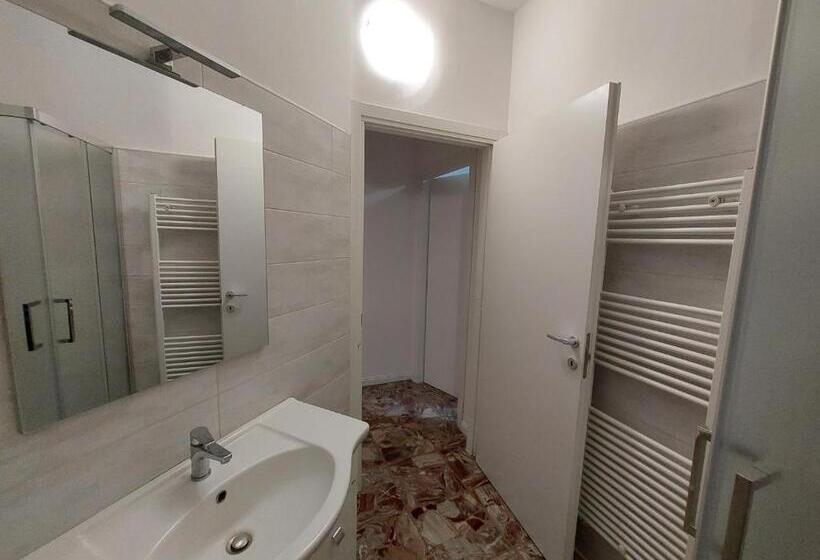 スタンダードトリプルルーム, Affittacamere 24h