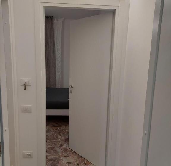 スタンダードトリプルルーム, Affittacamere 24h