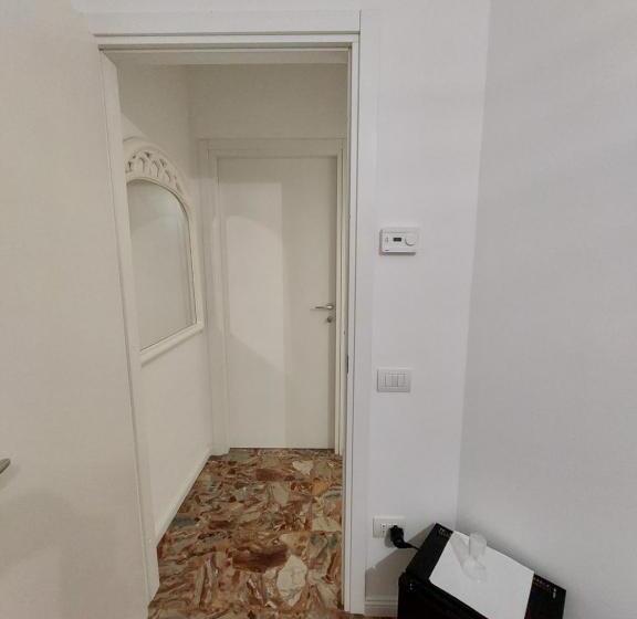 スタンダードトリプルルーム, Affittacamere 24h