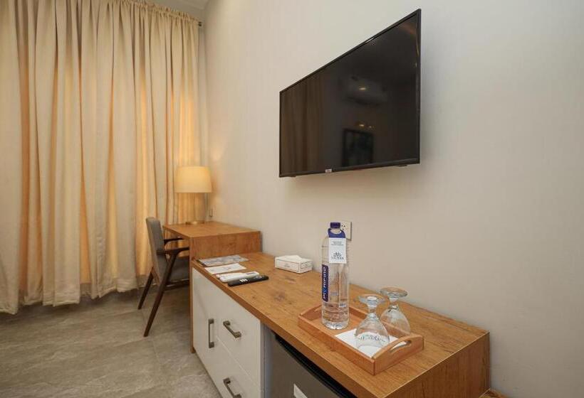 اتاق لوکس, The Mark