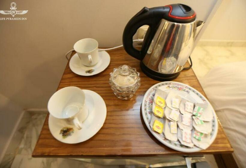اتاق استاندارد با چشم‌انداز کوهستان, Life Pyramids Inn