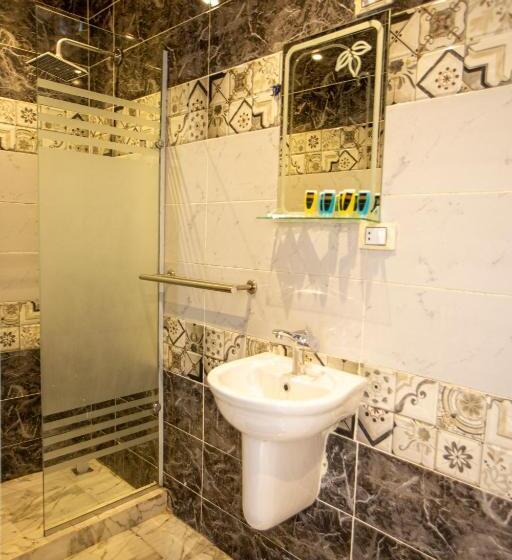 اتاق استاندارد سه نفره, Life Pyramids Inn