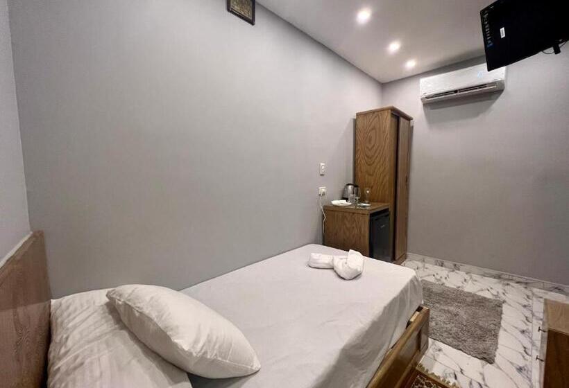 اتاق استاندارد یک نفره, Life Pyramids Inn