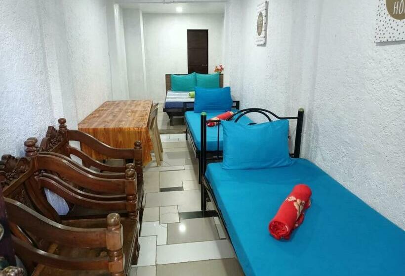 اتاق استاندارد چهار تخته, Casa Sarmiento