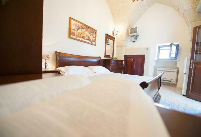 스탠다드 룸, Li Curti