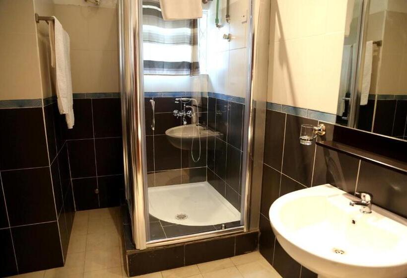 חדר סטנדרט, Eden Vale