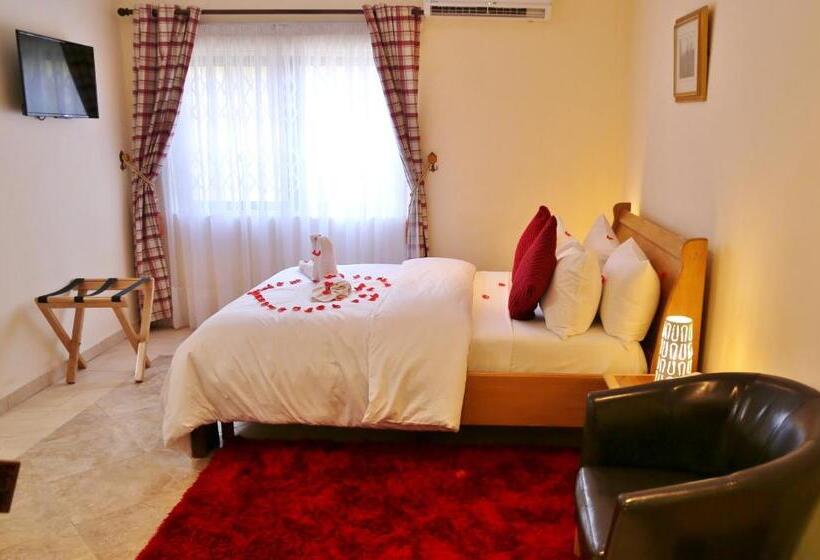 חדר דלוקס, Eden Vale