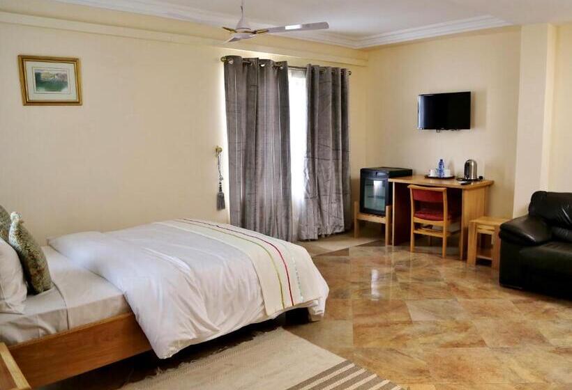 חדר דלוקס, Eden Vale