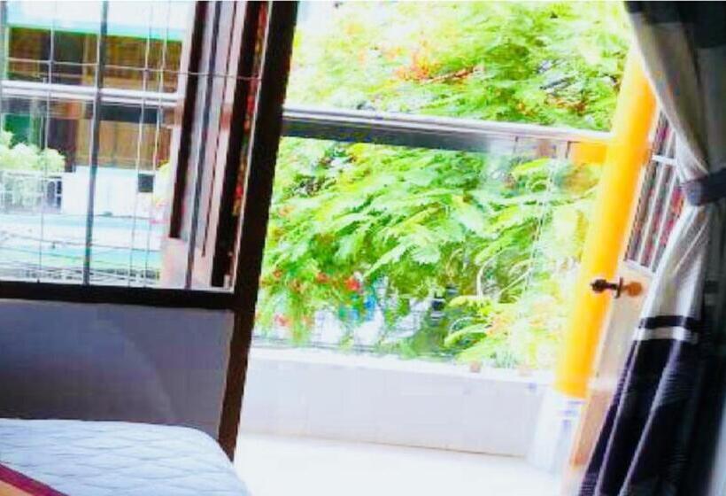 اتاق لوکس, Hồng Hạc Nha Trang