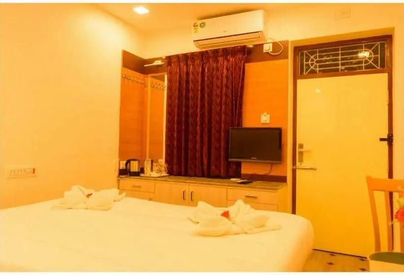 Standard Yhden Hengen Huone, Sri Sarvesha Residency Temple View