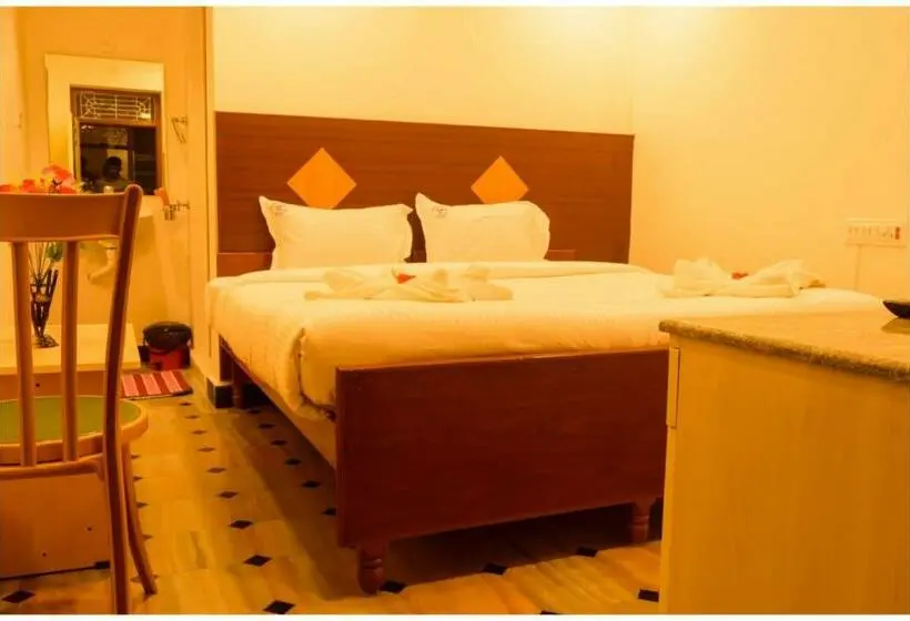 Standard Yhden Hengen Huone, Sri Sarvesha Residency Temple View