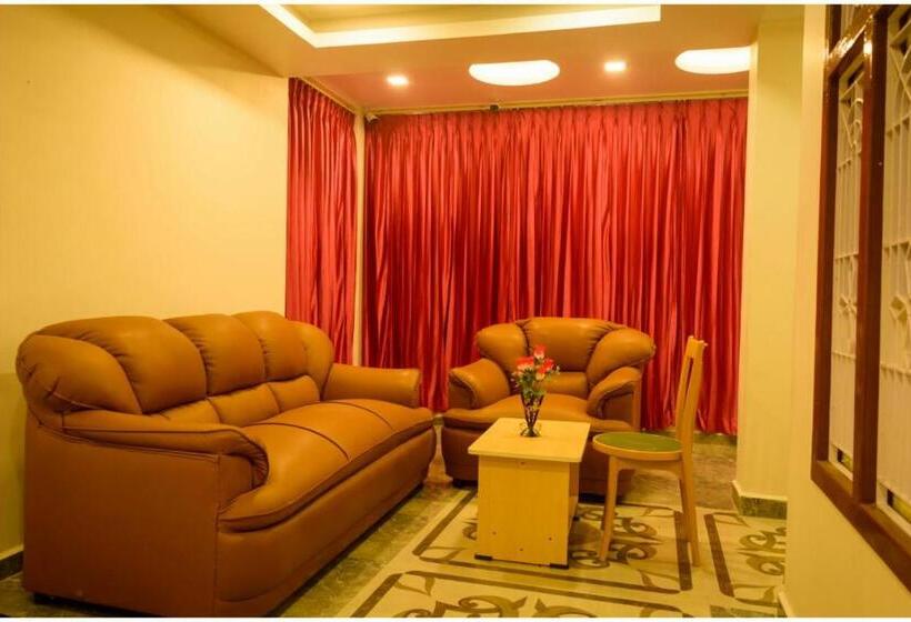 סוויטה משפחתית, Sri Sarvesha Residency Temple View