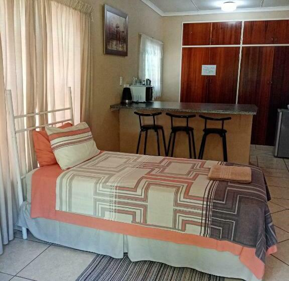 غرفة عائلية, De La Rose Guesthouse