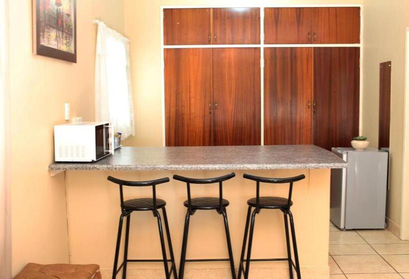 غرفة عائلية, De La Rose Guesthouse