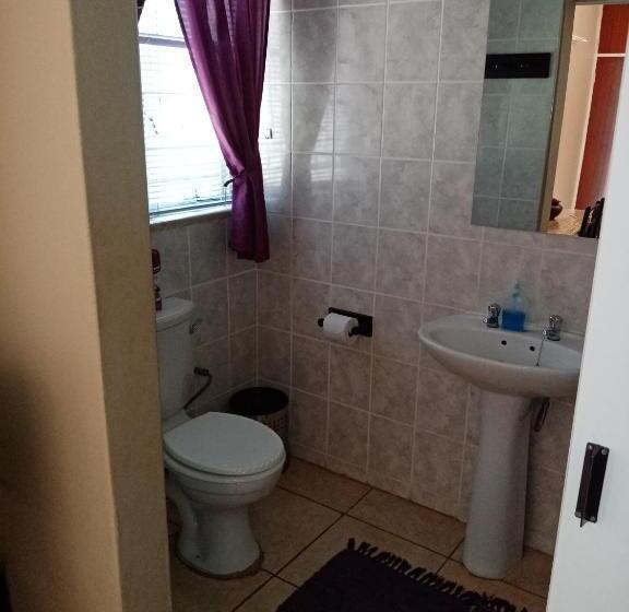 غرفة ديلوكس فردية, De La Rose Guesthouse