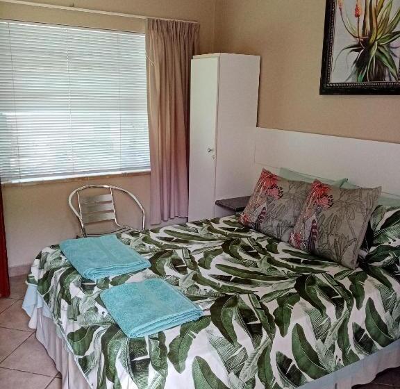 غرفة أساسية, De La Rose Guesthouse