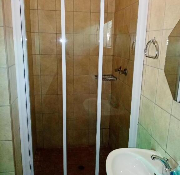 غرفة إقتصادية, De La Rose Guesthouse