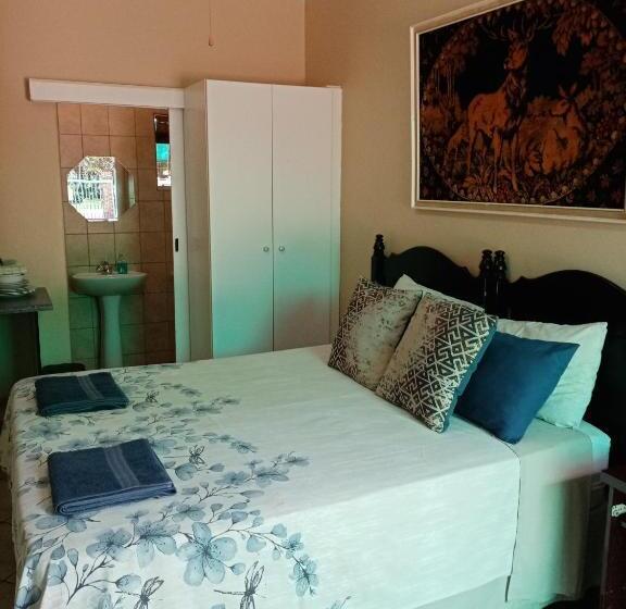 غرفة إقتصادية, De La Rose Guesthouse