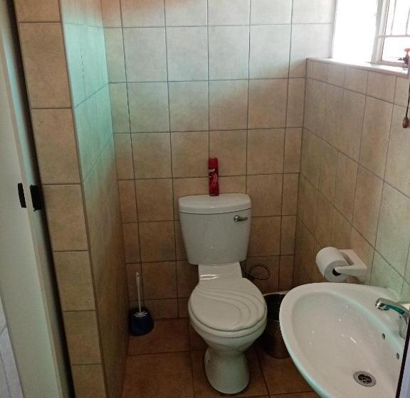 חדר אקונומי, De La Rose Guesthouse