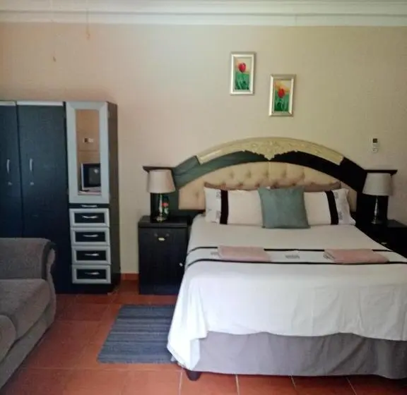 プールビュースタンダードルーム, De La Rose Guesthouse